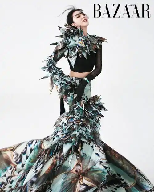 范冰冰 越南版《时尚芭莎》2020年1月刊封面大片, 美艳姿态依旧.