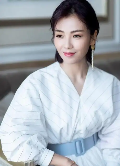 事实证明,"国民女神"刘涛,如今经走上了另一条路!