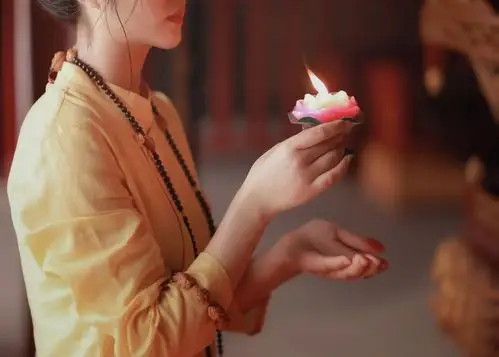 其它 愿做佛前一朵莲 写美篇化妆:梦娜 出镜:玲老板 摄影:人鱼 地点