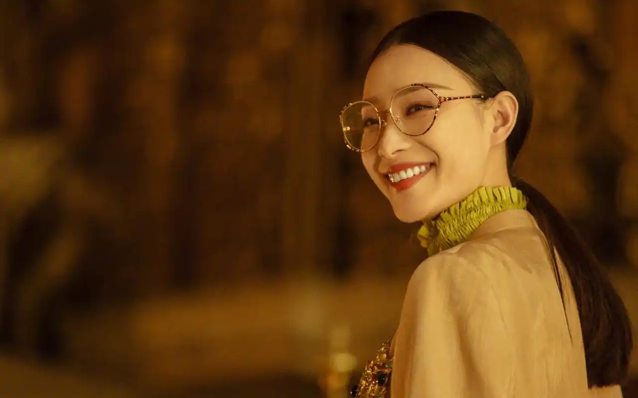 倪妮复古文艺风高清桌面壁纸