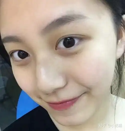 能只涂口红就绝不画眉毛的人,经常被问是怎么保养皮肤的