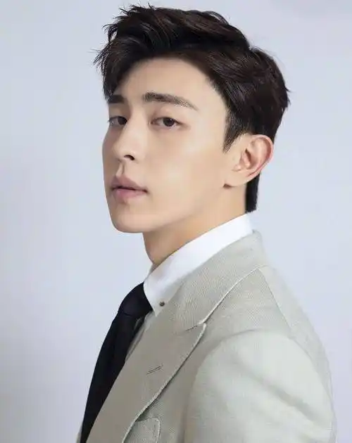 原创为和邓伦恋爱见面结婚被骗330万女粉丝2年转账50余次才警觉上当