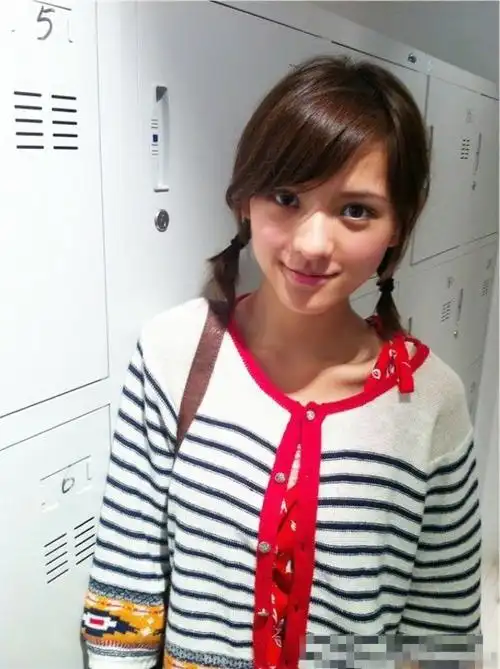 十年前的张予曦混血感十足,甜美可爱风的她更美,完全没有整容|妆容