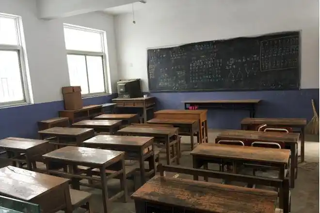 2006年80后女大学生不顾劝阻卖掉家产到农村支教结果如何