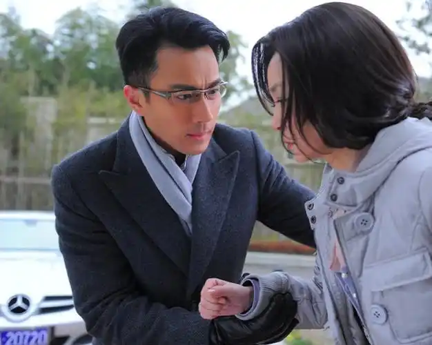 《千山暮雪》引热议,刘恺威的魅力再次被发现,胖胖的颖儿也可爱