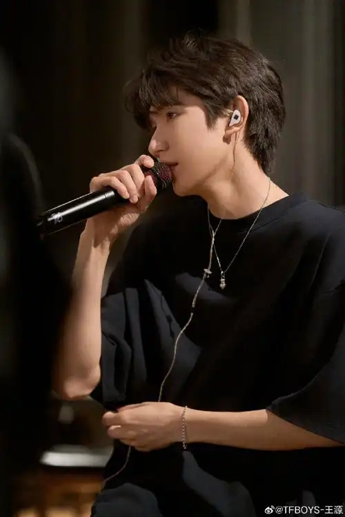 王源大合练照##王源演唱会歌单剧透