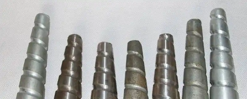 锥形螺栓一般指圆锥螺纹,其牙型为三角形,主要靠牙的变形来保证螺纹副