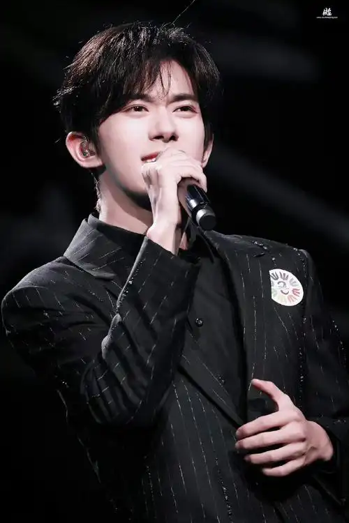 易烊千玺或出席米兰时装周##四字 易烊千玺 yyqx 四