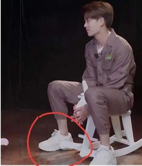 任嘉伦到底有多少双增高鞋数量款式多样到让人种草的程度