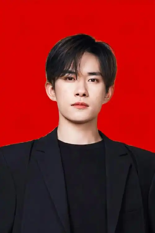 易烊千玺证件照