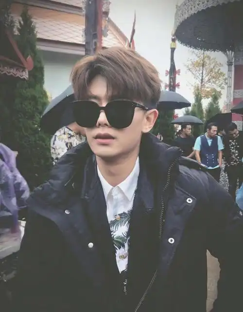 任嘉伦告别穆青,爆料本月有新作品上线,文案内容别有深意