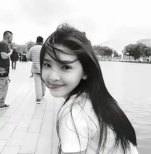 氛围感十足的仙气宝藏女头像