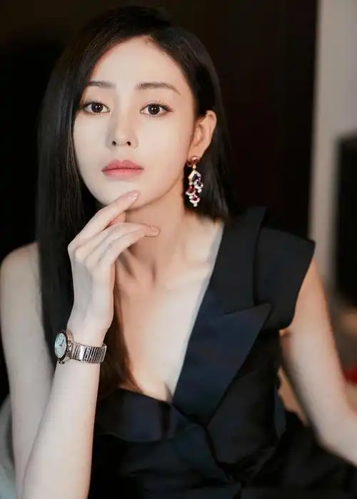 大众女神张天爱身材性感窈窕惹人羡慕古灵精怪甜如初恋