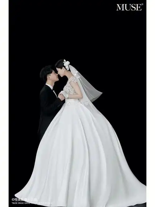 黑色背景婚纱照这样的婚纱照我是毫无抵抗力的93黑色背景与纯洁白纱