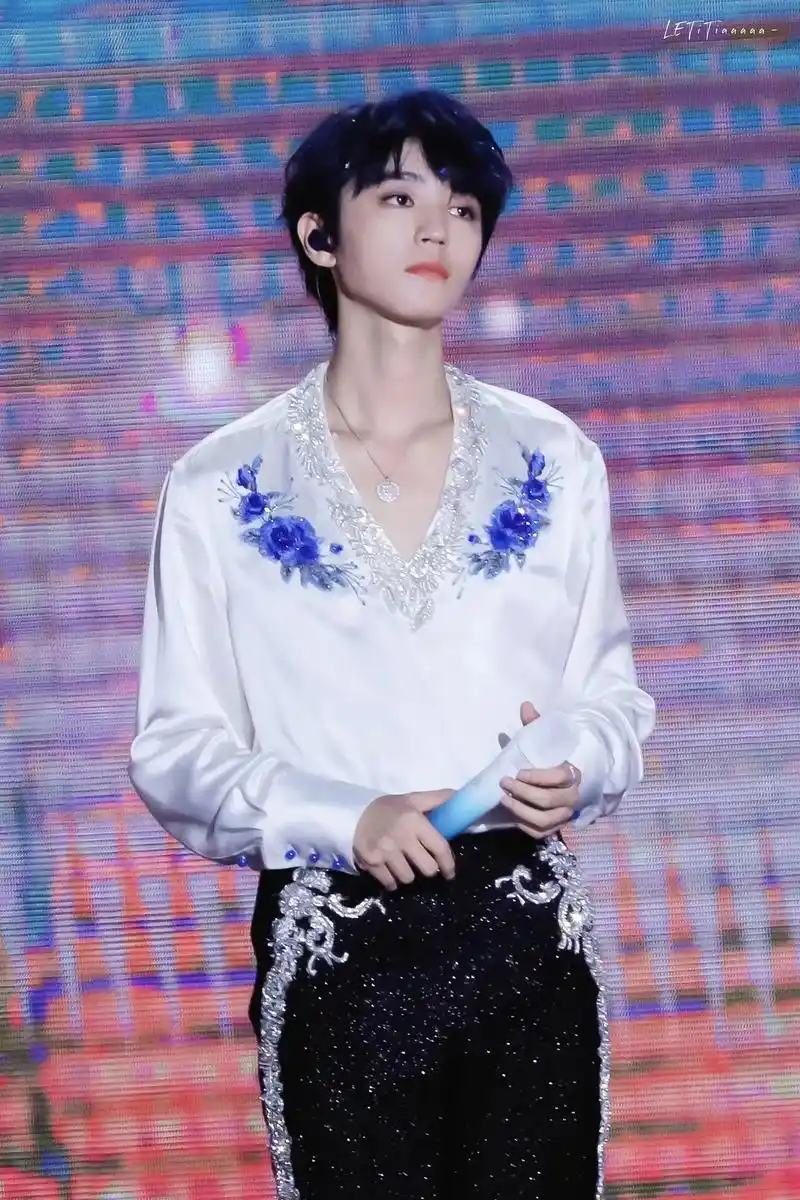 王俊凯封神高清图片 #王俊凯新歌回望  #养成系  #tf - 抖音