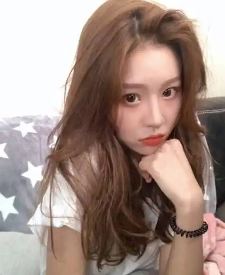 抖音新晋"女神"美颜前后对比,网友:原来长这样