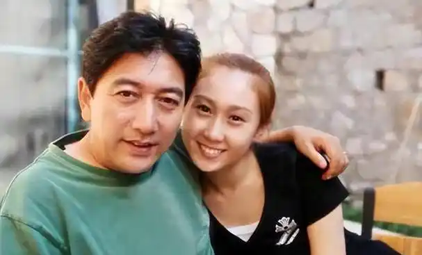 水亦诗14岁父母离异25岁进央视工作如今将继母杨迪当闺蜜