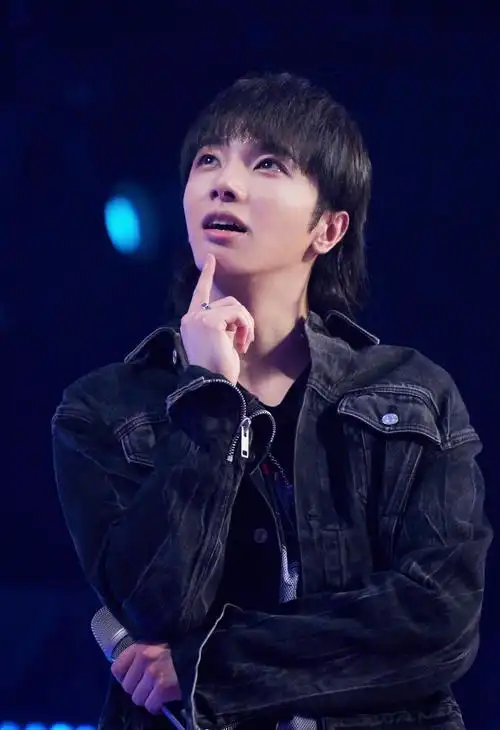 花花 的每一场舞台都带给我们惊喜和感动～这周|快乐男声|综艺|华晨宇