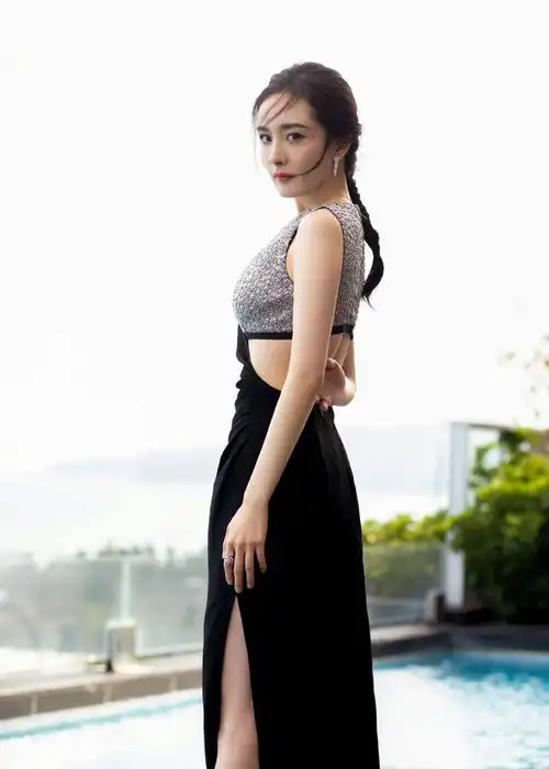 杨幂衣品太考验身材了内衣直接外搭也就90斤才敢这样穿