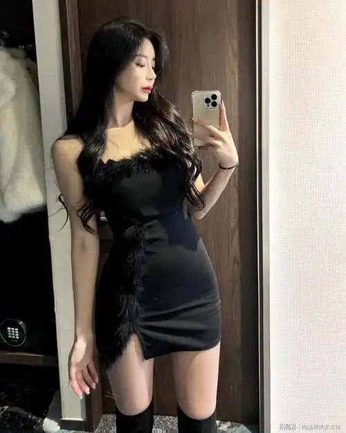 今日养眼美女韩国网红jssoohh容貌身材俱佳腰细腿长