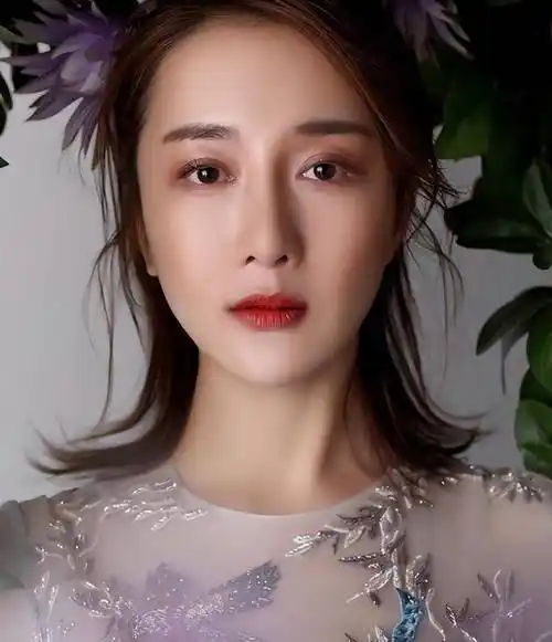 被叶璇的狗咬毁容后,现在即便整容仍难翻身