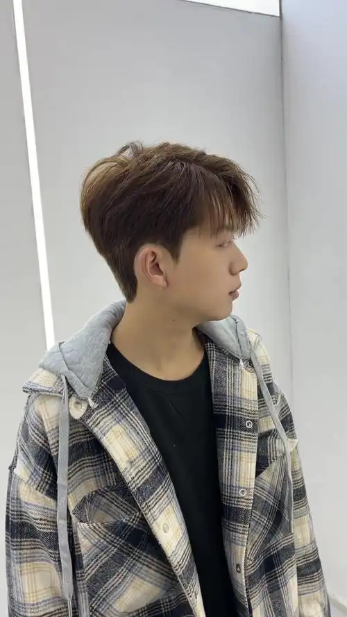 拯救失恋的男士微分纹理发型,减龄时尚,清爽帅气,雅痞风格,酷感十足