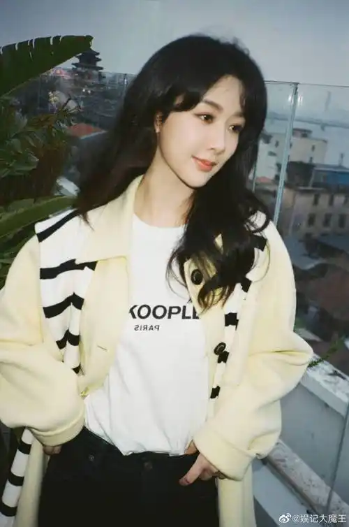 杨紫最新路透生图