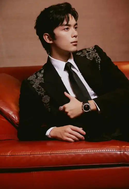 周六星造型|吴磊 上海国际电影节闭幕式