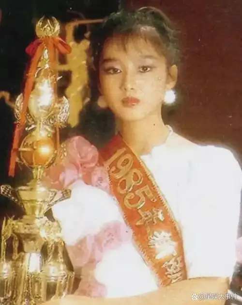 刘向蕙:天王星二代之首,一出生就身价过亿,父亲宠爱无比