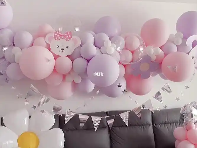 家里气球布置送给孩子的第一个毕业纪念