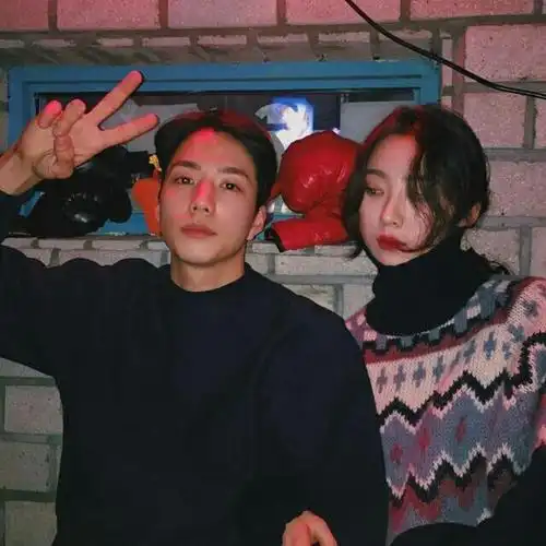 2020最潮甜蜜真人情侣头像