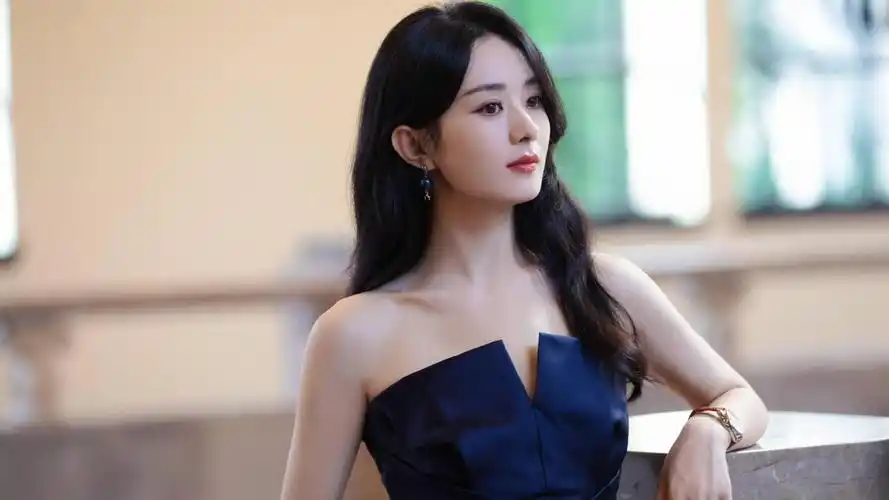 人后拼命爬床,"朝阳v姐"赵丽颖不堪回首的过往( 二 ) _冯小刚|当红