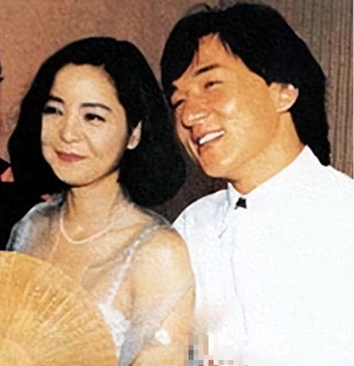 成龙"交往过"的几位女星,个个美丽迷人,来看看你认识几个?
