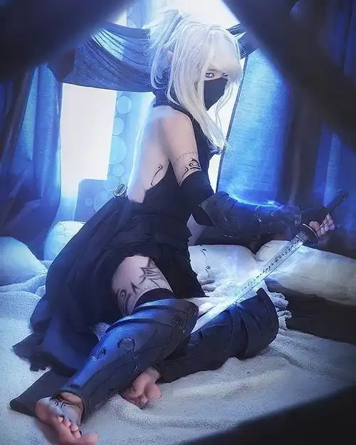 女装大佬cos崩坏3真炎幸魂图赏腿长腰细妩媚妖娆