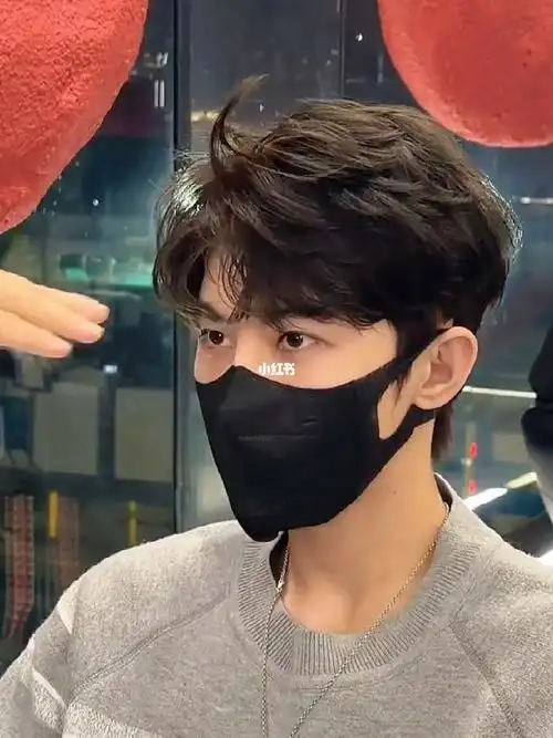 蓬松纹理满满的微分碎盖适合所有男生 超级帅气和贴头皮说拜拜北京