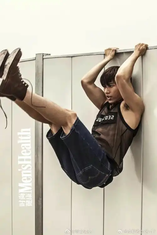 让人无法抗拒的成毅腹肌照片…小古以前可讨厌腹肌男了,粉上哥哥后就