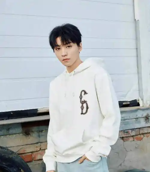 26娱瓜:王一博肖战朱一龙许凯杨超越丁禹兮刘学义王俊凯蔡文静_活动