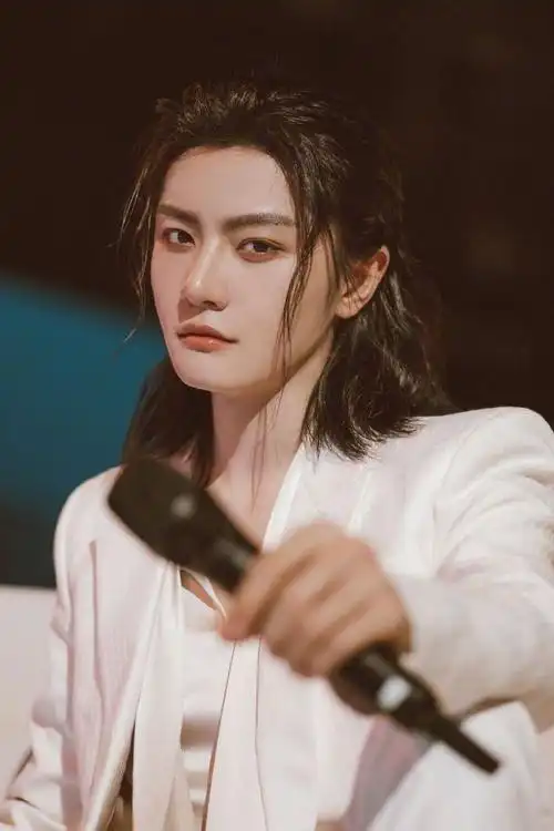 薛八一好像迪士尼里的王子##薛八一好像白马王子