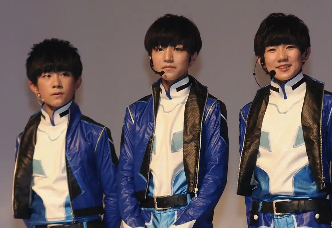 tf# #tf十年之约演唱会官宣#  网传tfboys十周年演唱会官宣了!