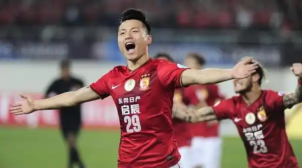 郜林:从绿茵场到商业版图中国足球界的绿茵场上,有一个名字代表着独特