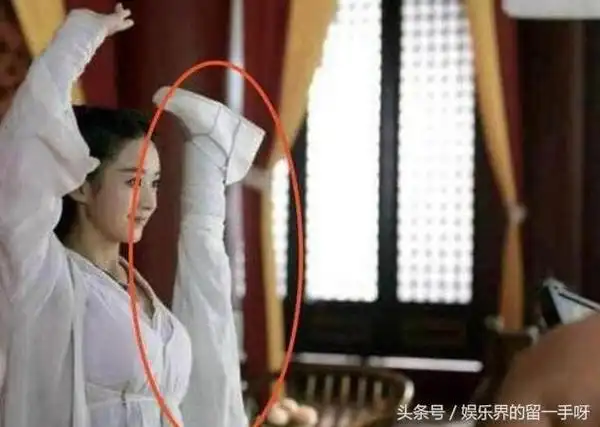 电视剧中最搞笑的穿帮镜头唐嫣和胡歌接吻能让人笑喷