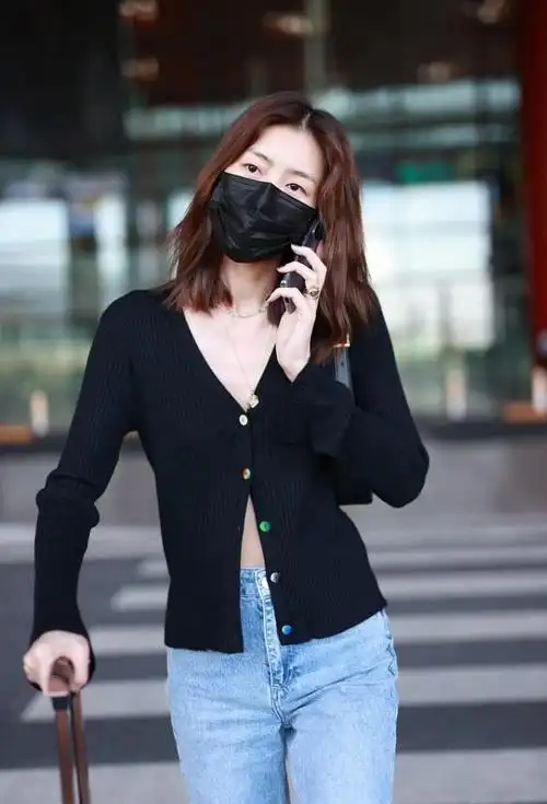 刘雯休闲装都能穿出"高级感",吊带裙叠穿示范早秋穿搭,太有型|裤装|裙