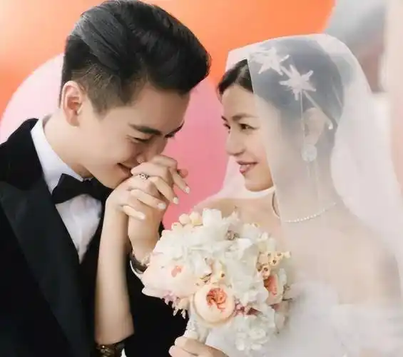 陈妍希和陈晓情话说不停,爱得很投入,美得很闪耀,是模范夫妻_情侣