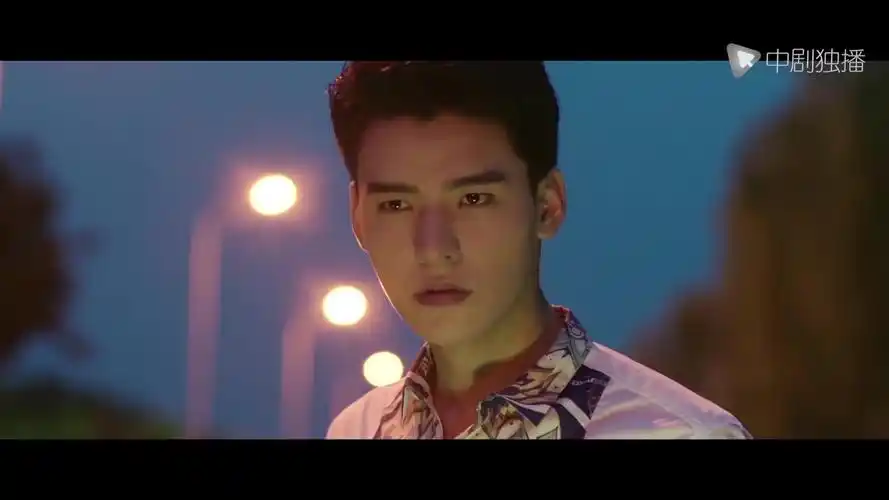 盛势ep13性感袁茹在线撩汉遭无视派哥哥出马