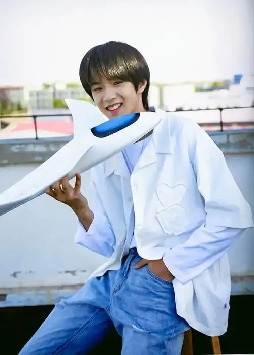 00后刘耀文,胜出的不只年龄和颜值,身材超棒的他衣品也是超好