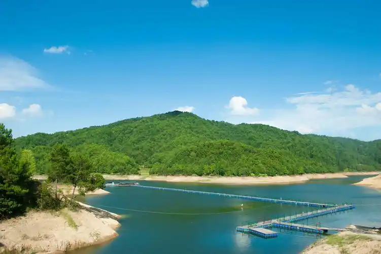 福建这个景区不仅是武侠胜地,还有青山绿水和壮观瀑布可以看!