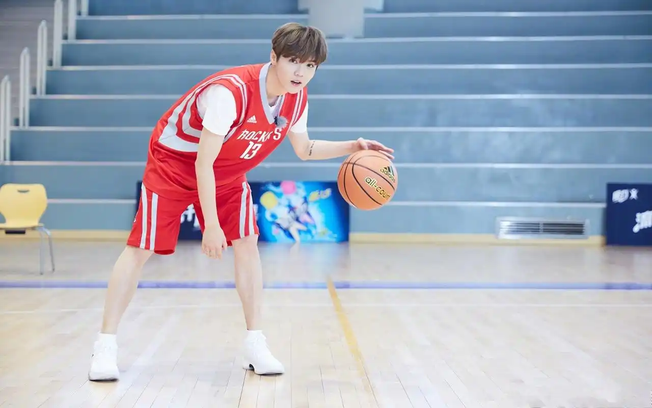 鹿晗最帅的7张照片,颜值逆天,是漫画少年没错了!