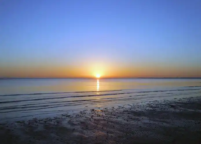 海上日出景观640x1136分辨率下载,海上日出景观,图片,壁纸,自然风景