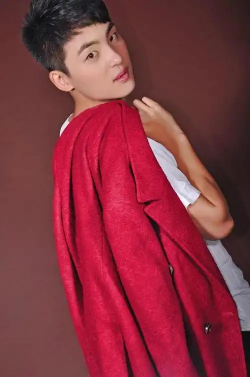 吴雨桦(中国内地男演员)_石塘网