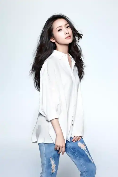 p>林依晨(ariel lin),1982年10月29日出生于台湾省宜兰县,中国台湾女